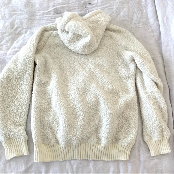 2 for $20 🎀 White teddy hoodie - Picture 3 of 5